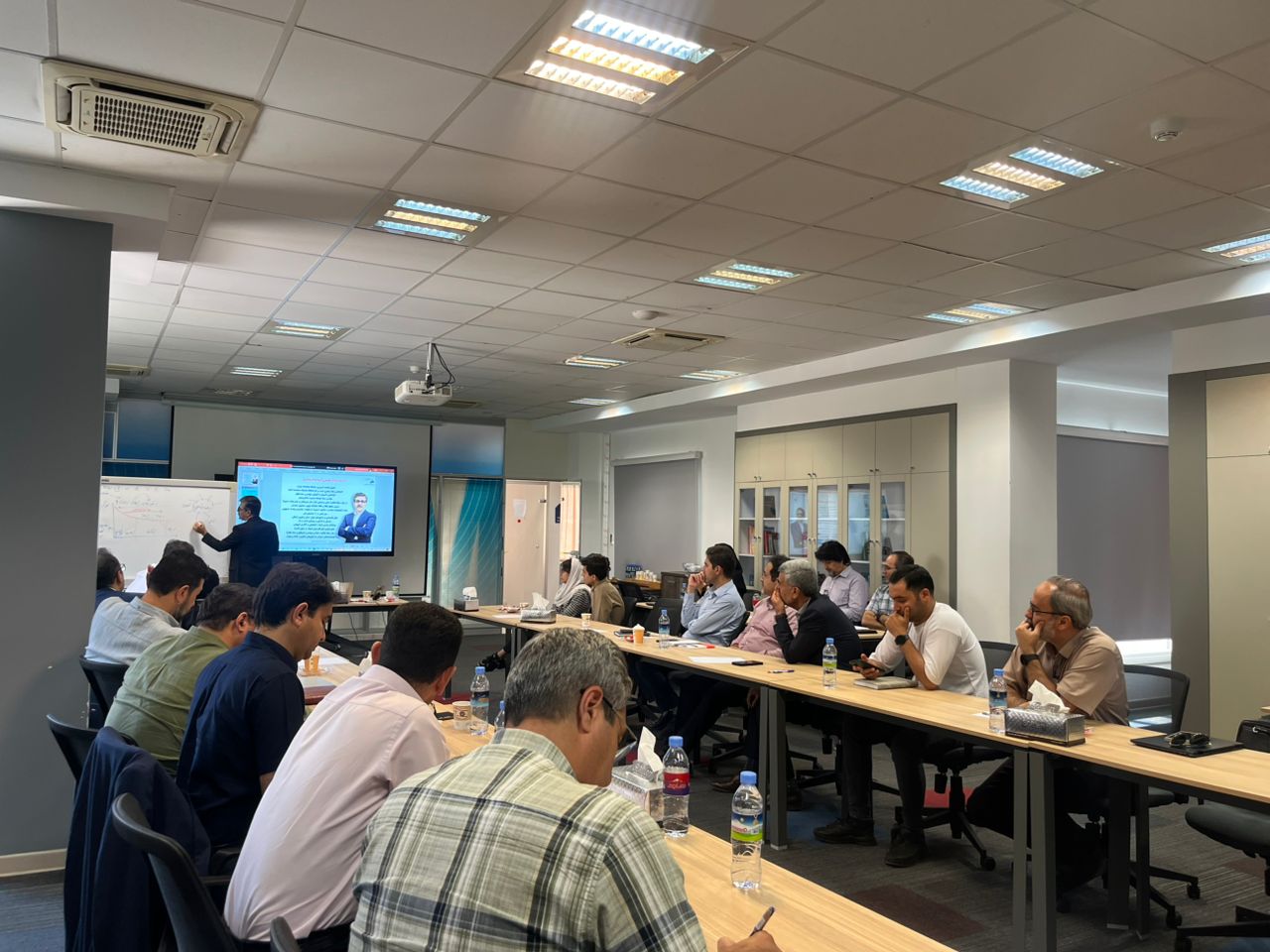 برگزاری دوره جذب، نگهداشت و مدیریت کارکنان نسل Z در گروه عظام